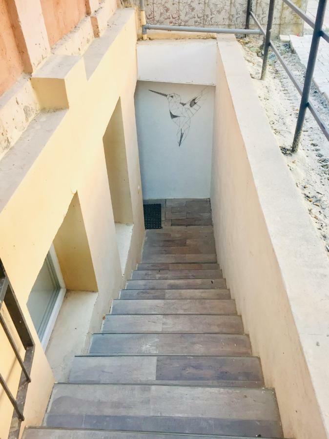 Small Underground Apartment At The Center เคอร์ซอน ภายนอก รูปภาพ